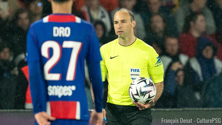 Arbitre controversé pour le choc PSG/Monaco