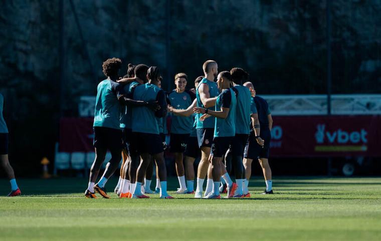 Les derniers réglages des Rouge et Blanc avant le choc face à l'OM en images Voir les photos 🏋️